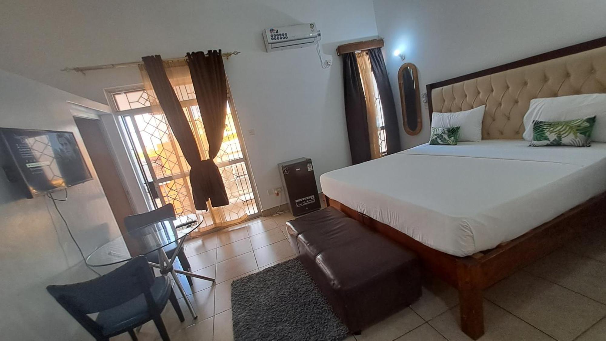 Ary Nyali- Behind Mall Homestay Nyali Beach