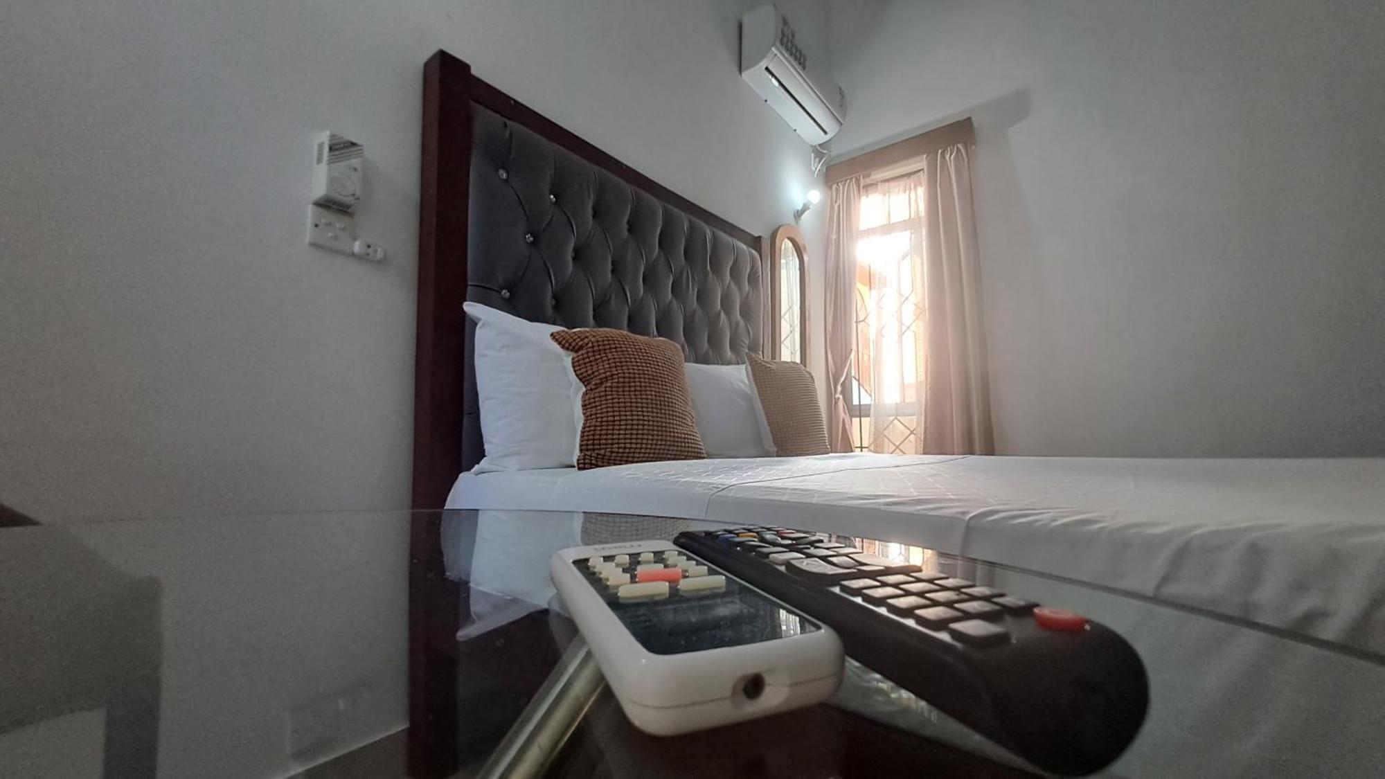 Homestay Ary Nyali- Behind Mall *