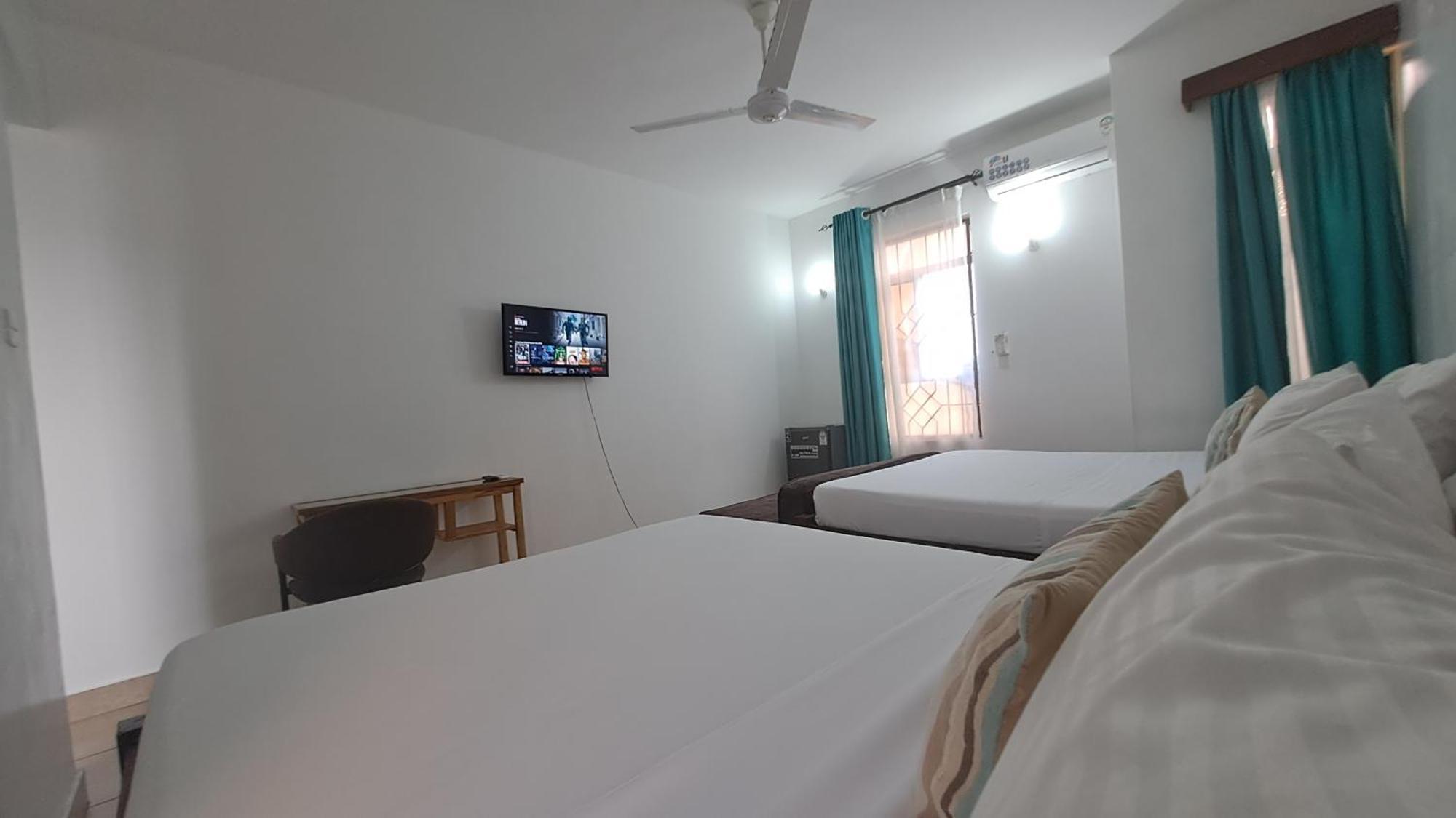 Homestay Ary Nyali- Behind Mall *